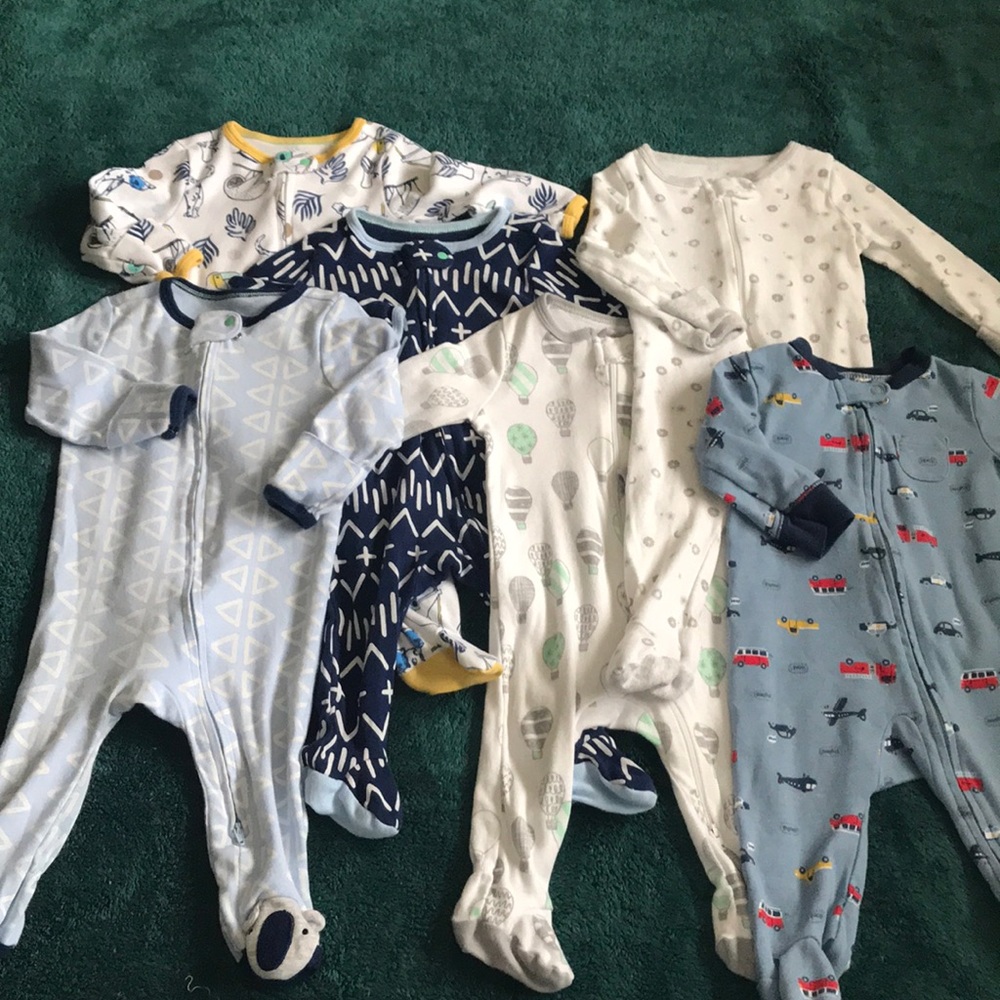 BUNDLE ‼️ 6 Footed pajamas
